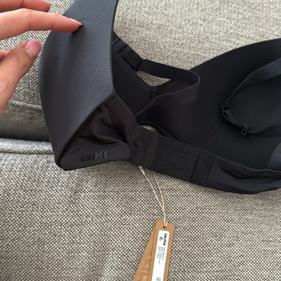 NWT SKIMS Wireless Form Push Up Plunge Bra - Picture 8 of 9